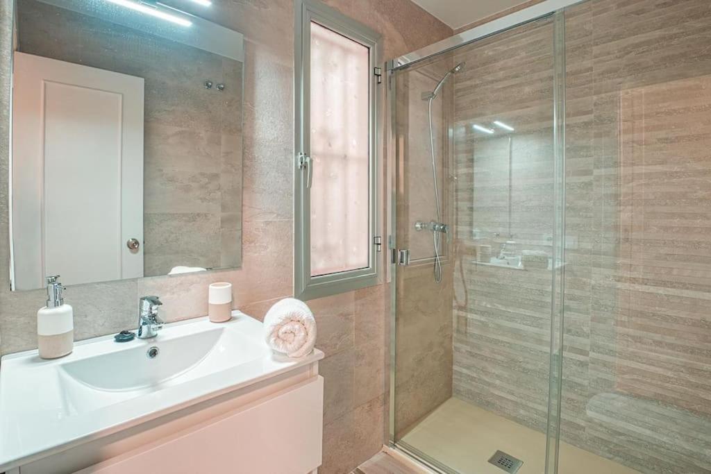 Apartamento New Folch Sevilla B Екстериор снимка